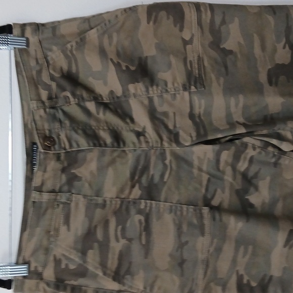 Social Standard by Santuary Camouflage Pants Size 14 Pockets Zipper Ankle - Picture 2 of 8